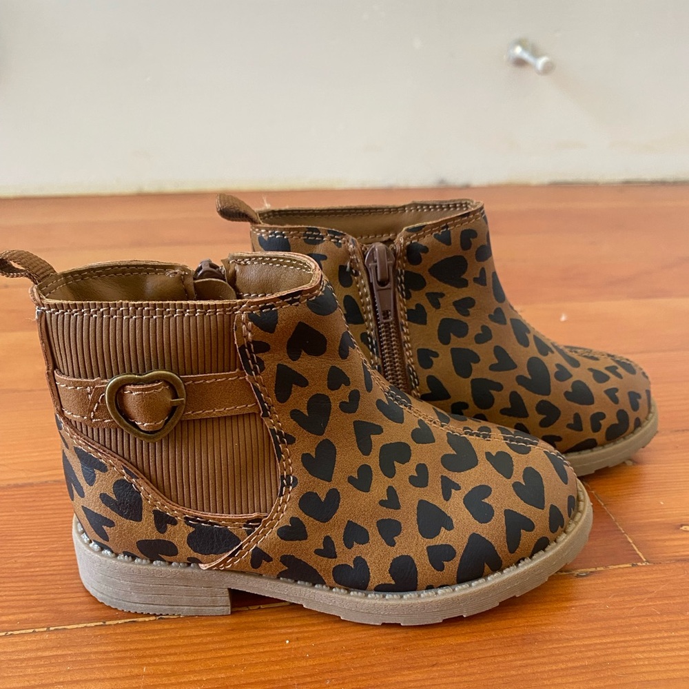 Carter's Brown Heart Kids Booties- size 8